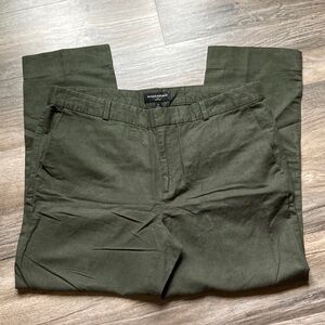 Banana Republic Hampton Cropped Linen/Cotton Blend Olive Chinos